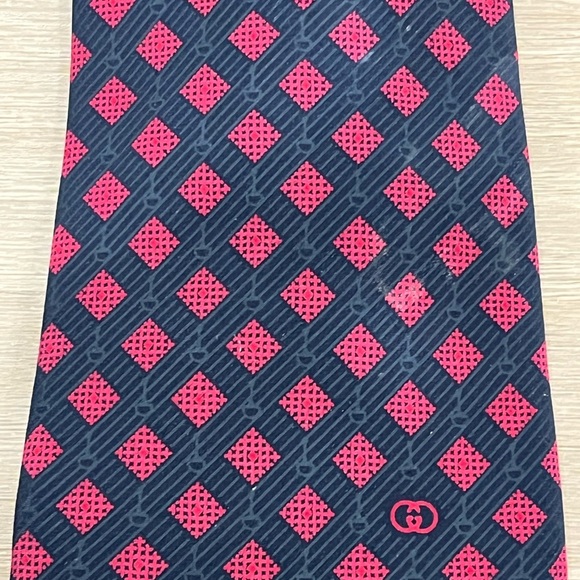 GORGEOUS Vintage Gucci GG Monogram Blue With Red Geometric Silk Tie Italy - Picture 1 of 7